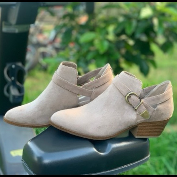 Memory Foam Women’s Open Side Ankle Boot Taupe New - Picture 5 of 9